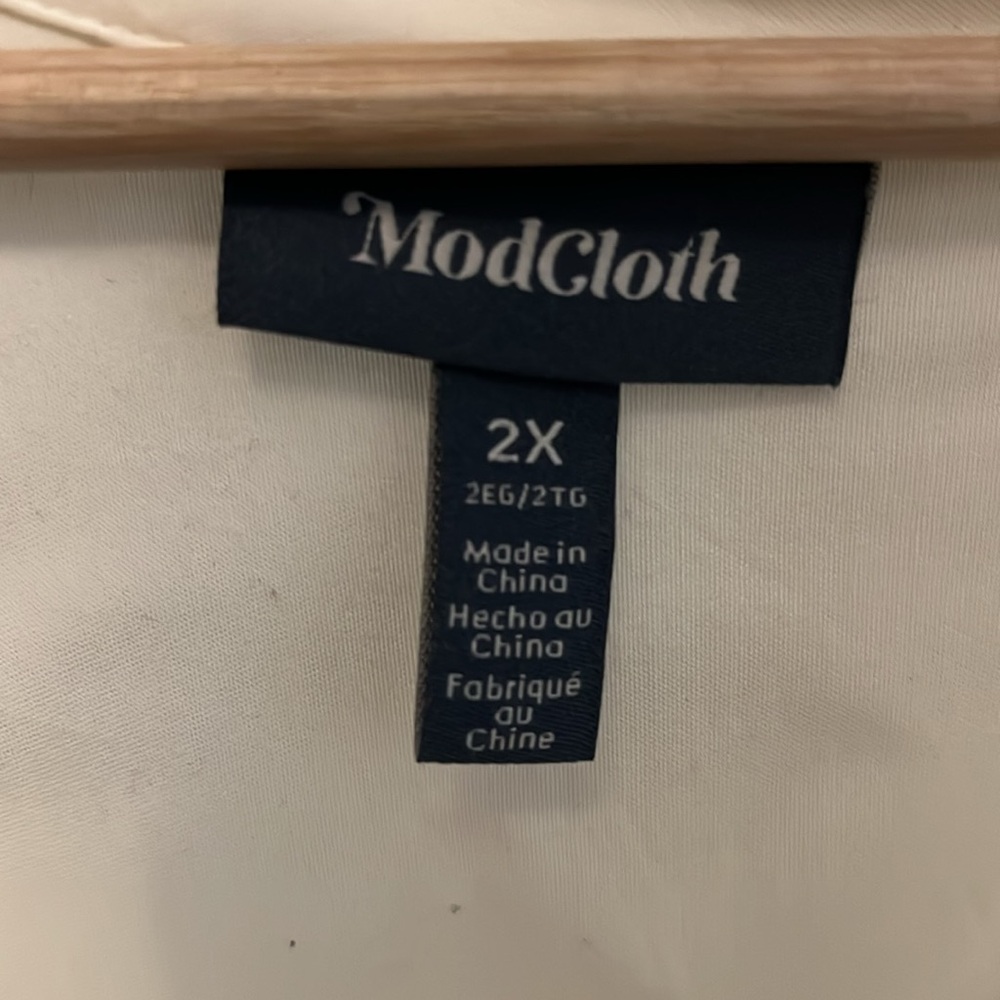ModCloth White Button down - Picture 2 of 3